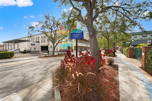 $699,000 | 1550 3rd Avenue West, Bradenton, FL 34205