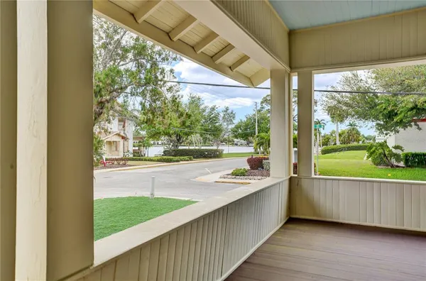 $699,000 | 1550 3rd Avenue West, Bradenton, FL 34205
