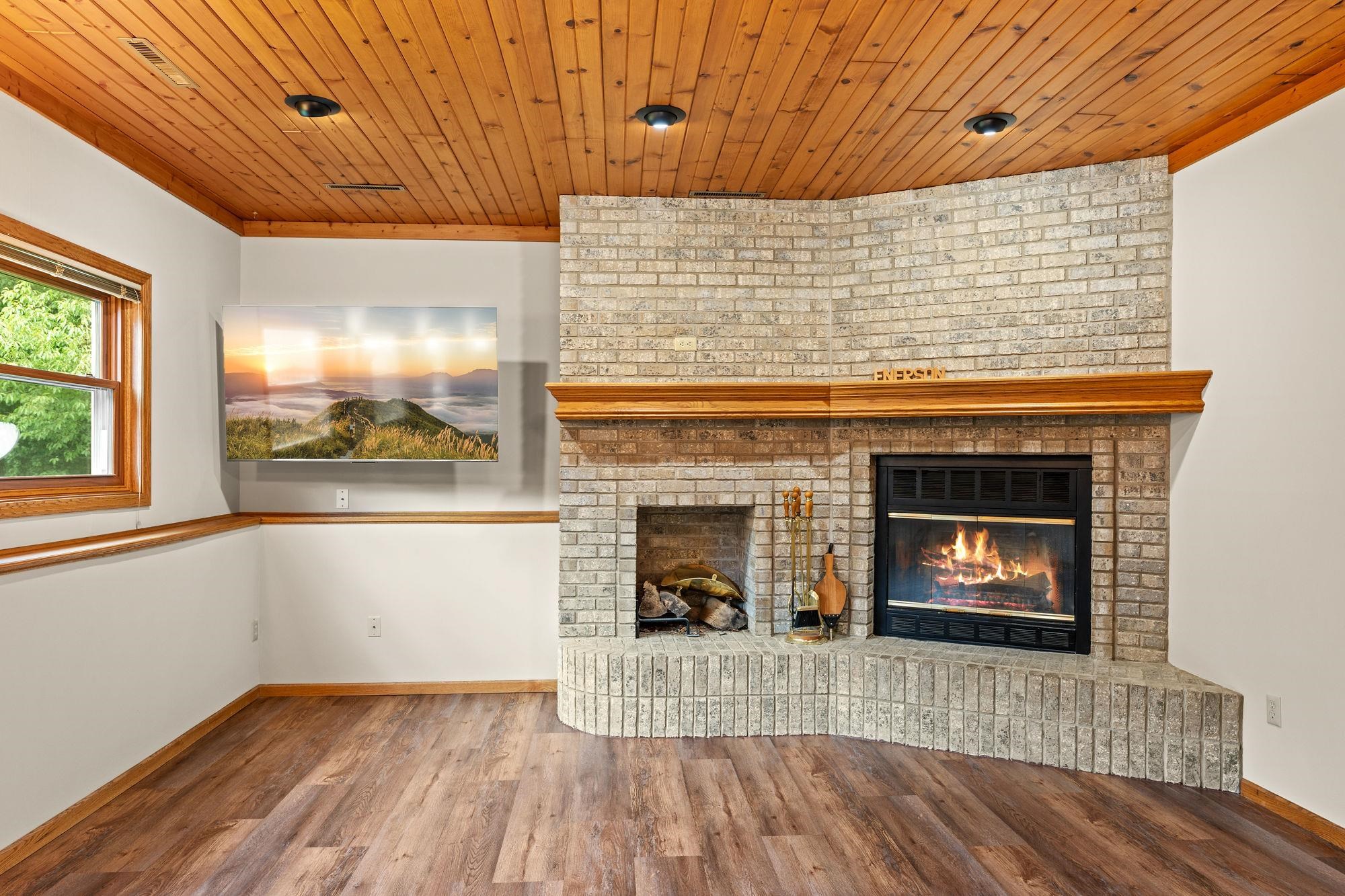 S6041 Oak Court Baraboo, WI 53913 - Photo 20 of 69