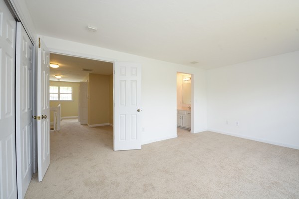 402 B Ridgefield Circle, Unit B Clinton, MA 01510 - Photo 11 of 16 Gallery Image 11