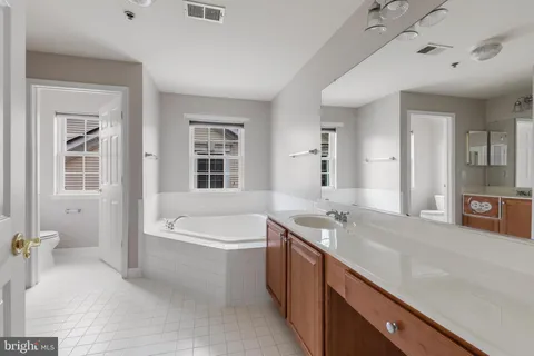 $475,000 | 7752 Milford Haven Drive, Unit 52B, Lorton, VA 22079