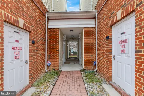 $475,000 | 7752 Milford Haven Drive, Unit 52B, Lorton, VA 22079