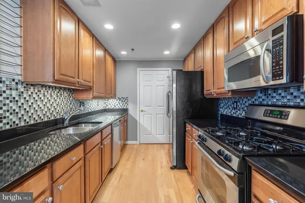 $475,000 | 7752 Milford Haven Drive, Unit 52B, Lorton, VA 22079