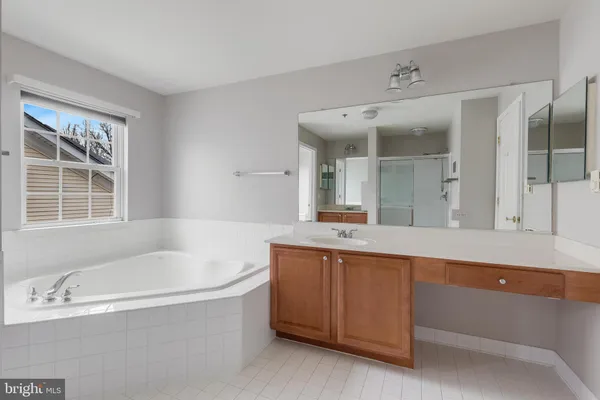 $475,000 | 7752 Milford Haven Drive, Unit 52B, Lorton, VA 22079