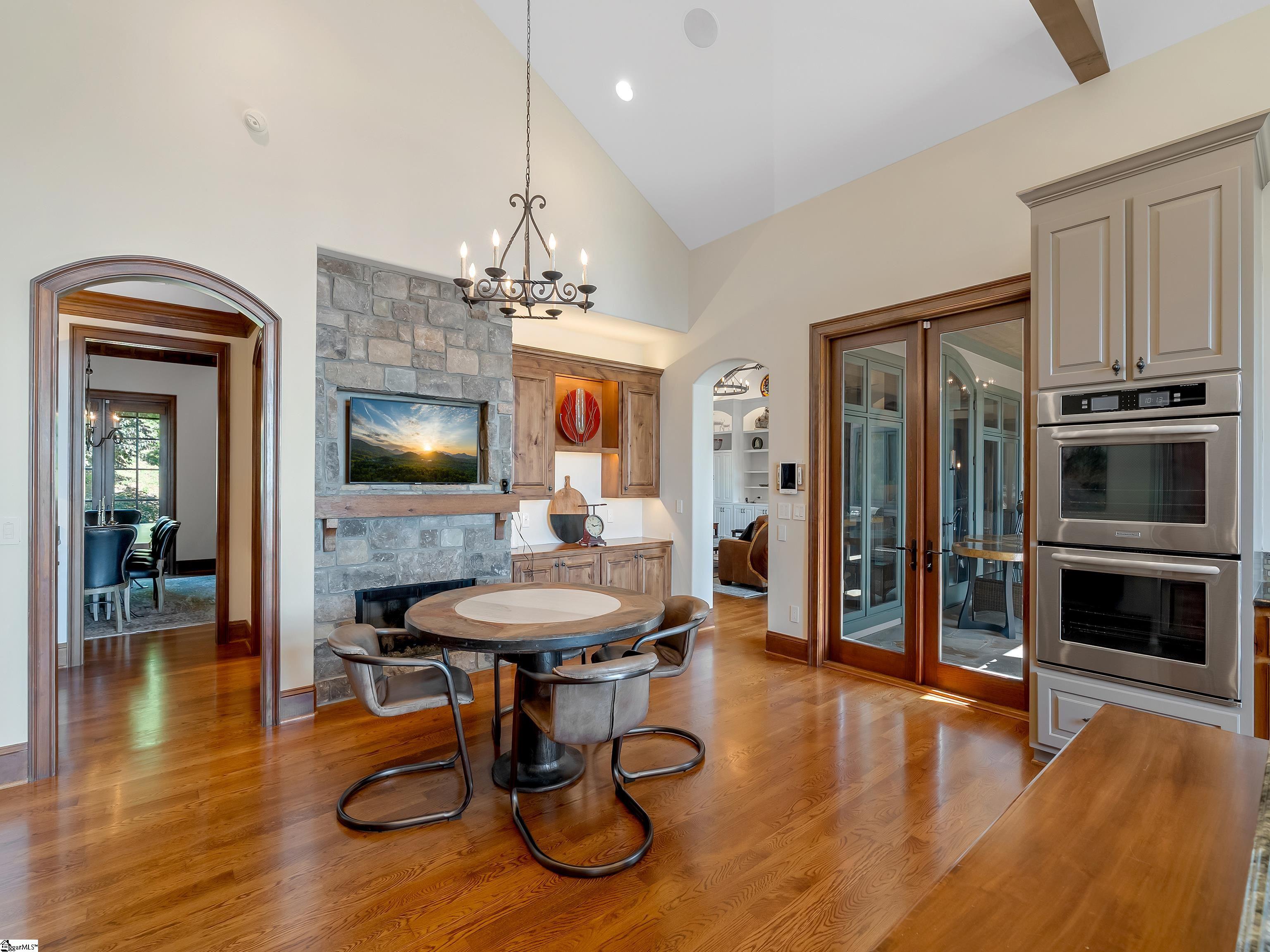 605 Raven Road Landrum, SC 29356 - Photo 17 of 50