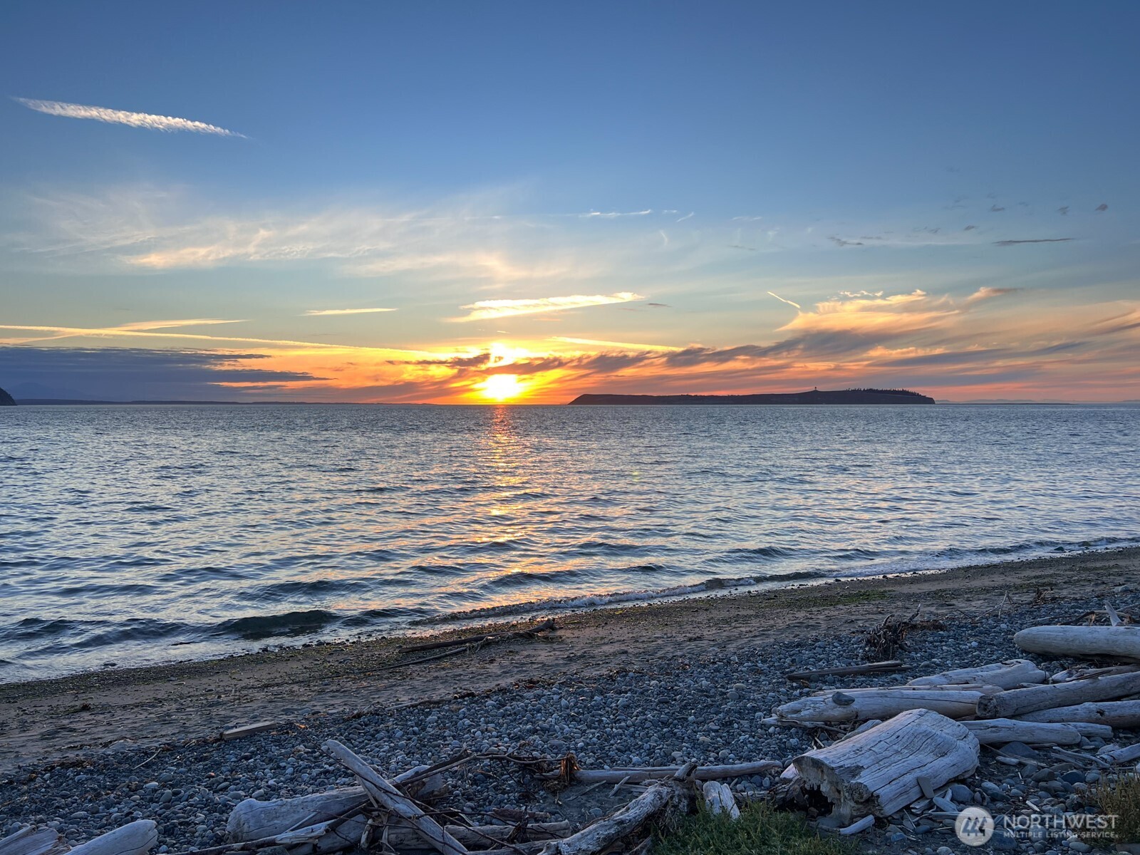 85 Quinault Loop Port Townsend, WA 98368 - Photo 29 of 34 a view of an ocean and beach