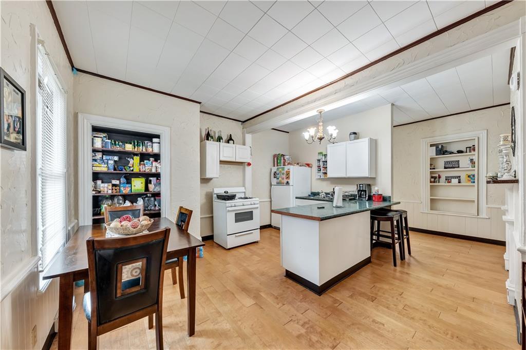 423 Jackson Street Rochester, PA 15074 - Photo 12 of 24