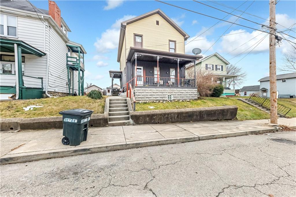 423 Jackson Street Rochester, PA 15074 - Photo 3 of 24