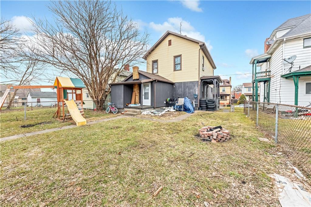 423 Jackson Street Rochester, PA 15074 - Photo 23 of 24
