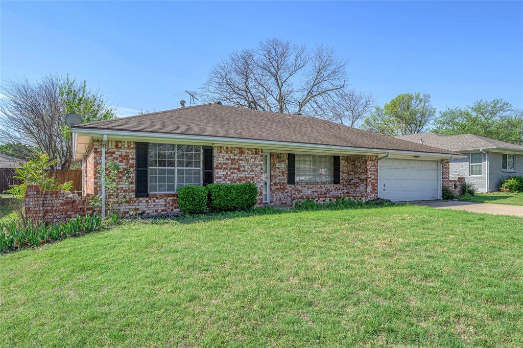403 Daisy Drive Allen, TX 75013 - Photo 3 of 16 front view of a house and a yard