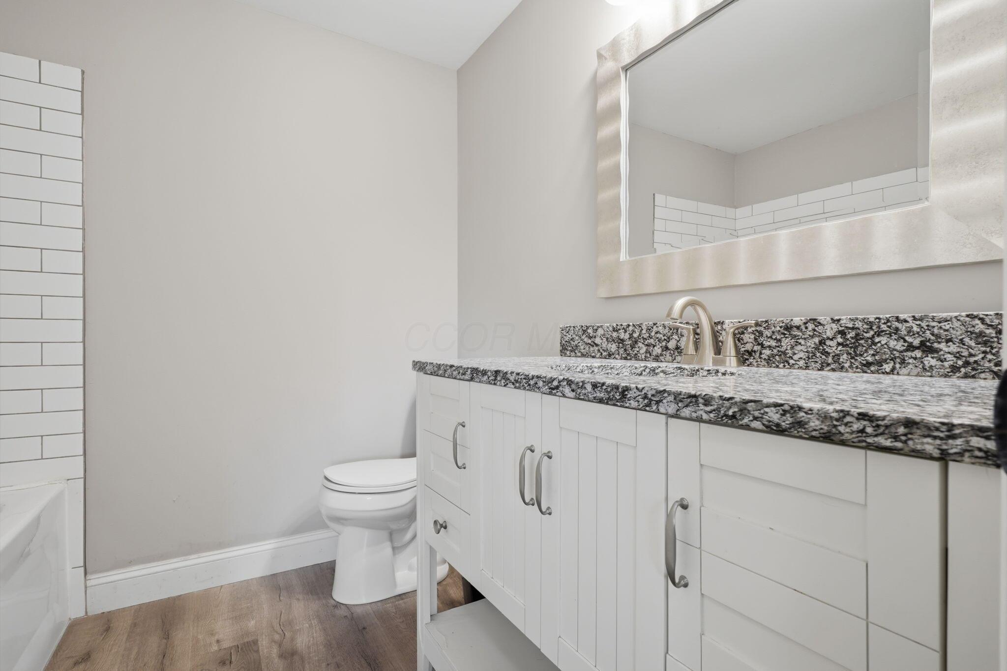 2547 McCutcheon Road Columbus, OH 43219 - Photo 24 of 55 main bath