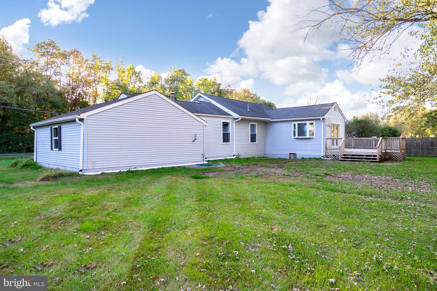 907 Bordentown Road Columbus, NJ 08022 - Photo 20 of 25 a view of a house with a big yard