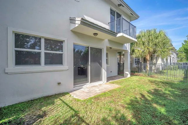 $3,795 | 6947 Pines Circle, Unit 21, Pompano Beach, FL 33073