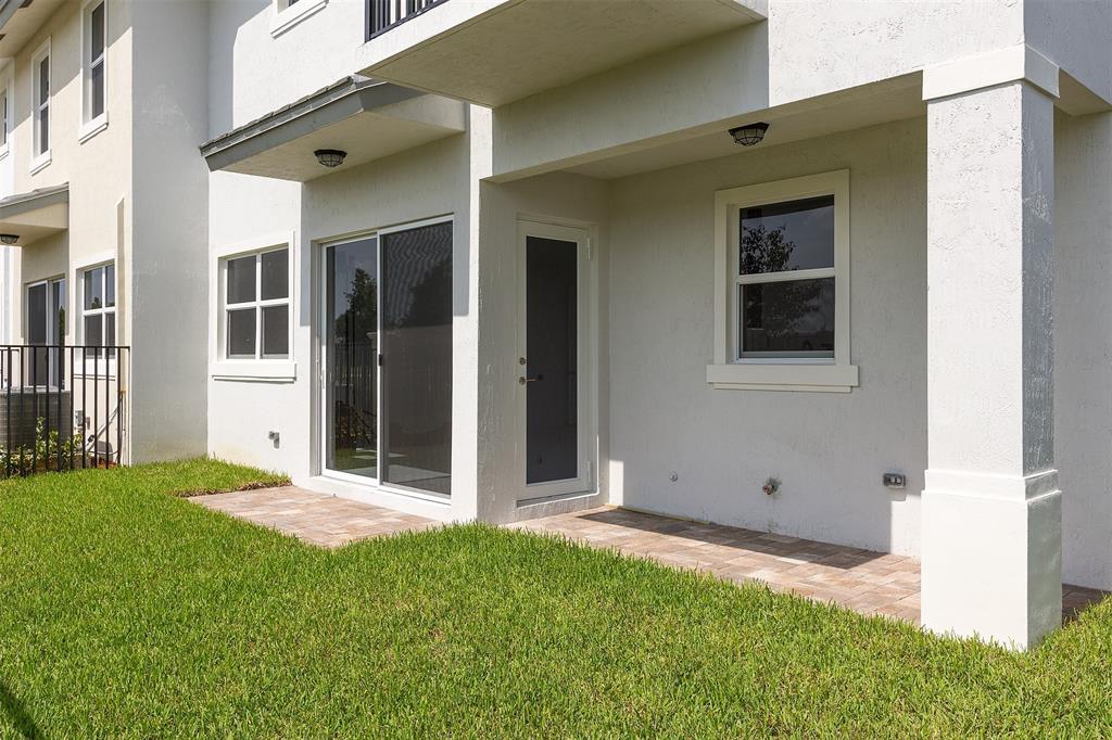 6947 Pines Circle, Unit 21 Pompano Beach, FL 33073 - Photo 14 of 31