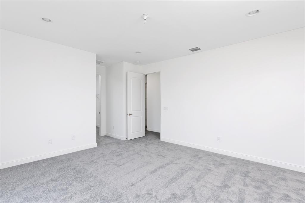 6947 Pines Circle, Unit 21 Pompano Beach, FL 33073 - Photo 21 of 31 a view of an empty room