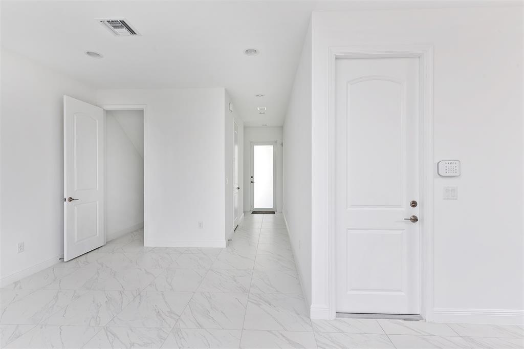 6947 Pines Circle, Unit 21 Pompano Beach, FL 33073 - Photo 9 of 31 a view of an empty room