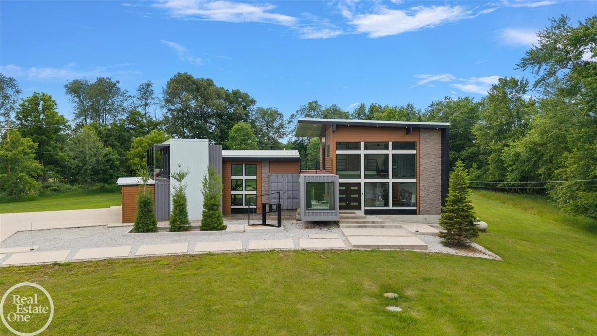 850 Frick Road Leonard, MI 48367 - Photo 47 of 84