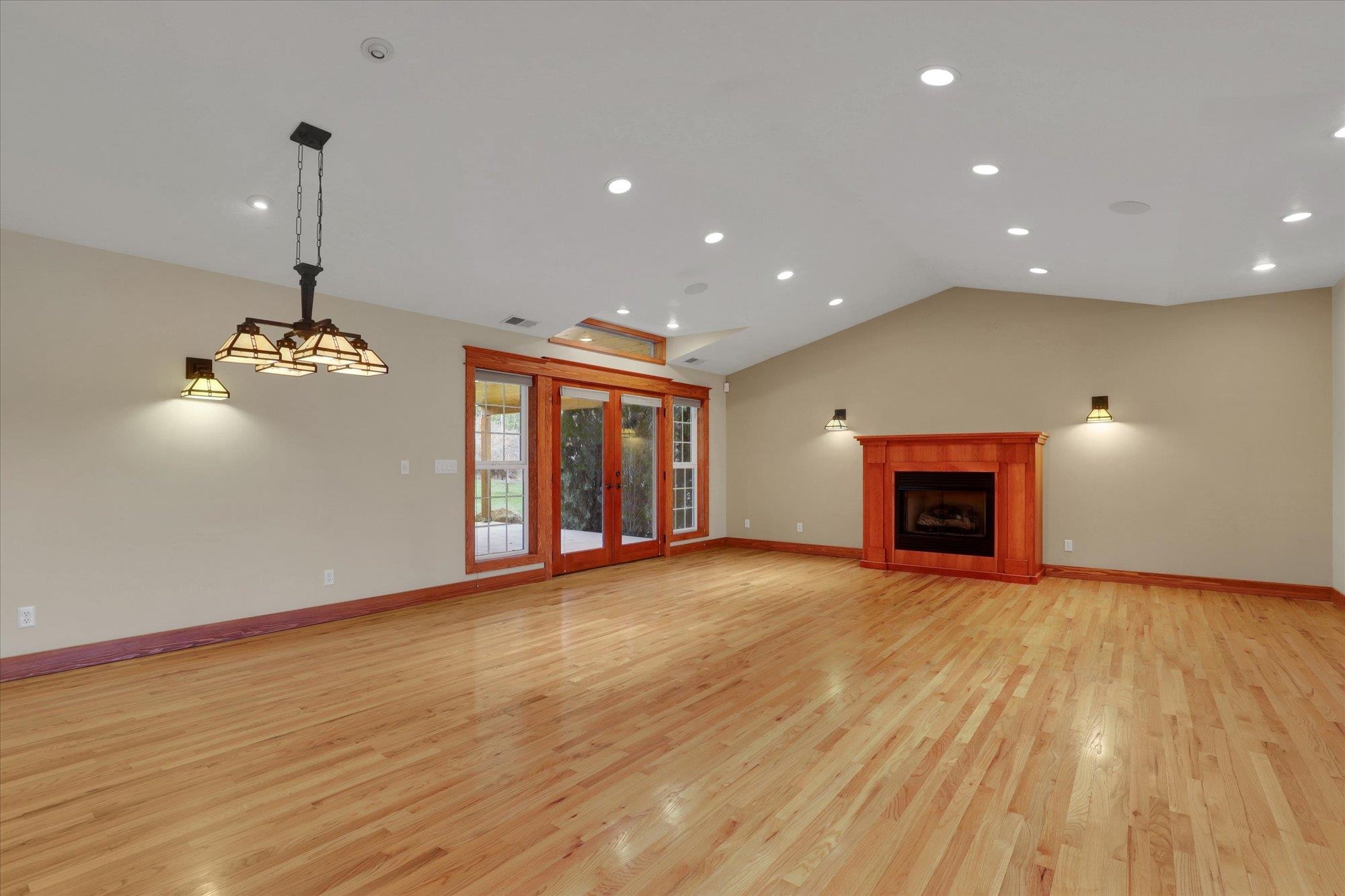 8615 East Lindgren Road Spokane, WA 99217 - Photo 4 of 49