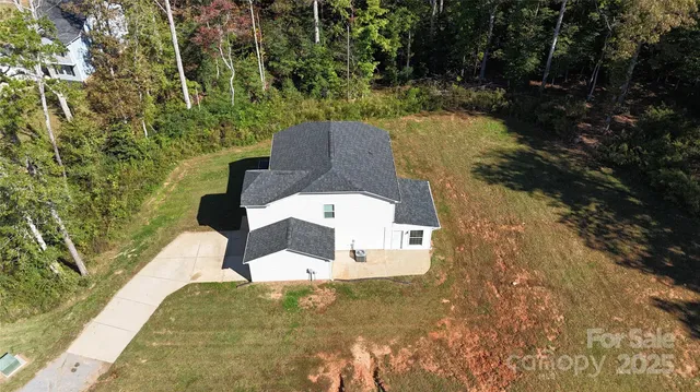 a picture of lake view