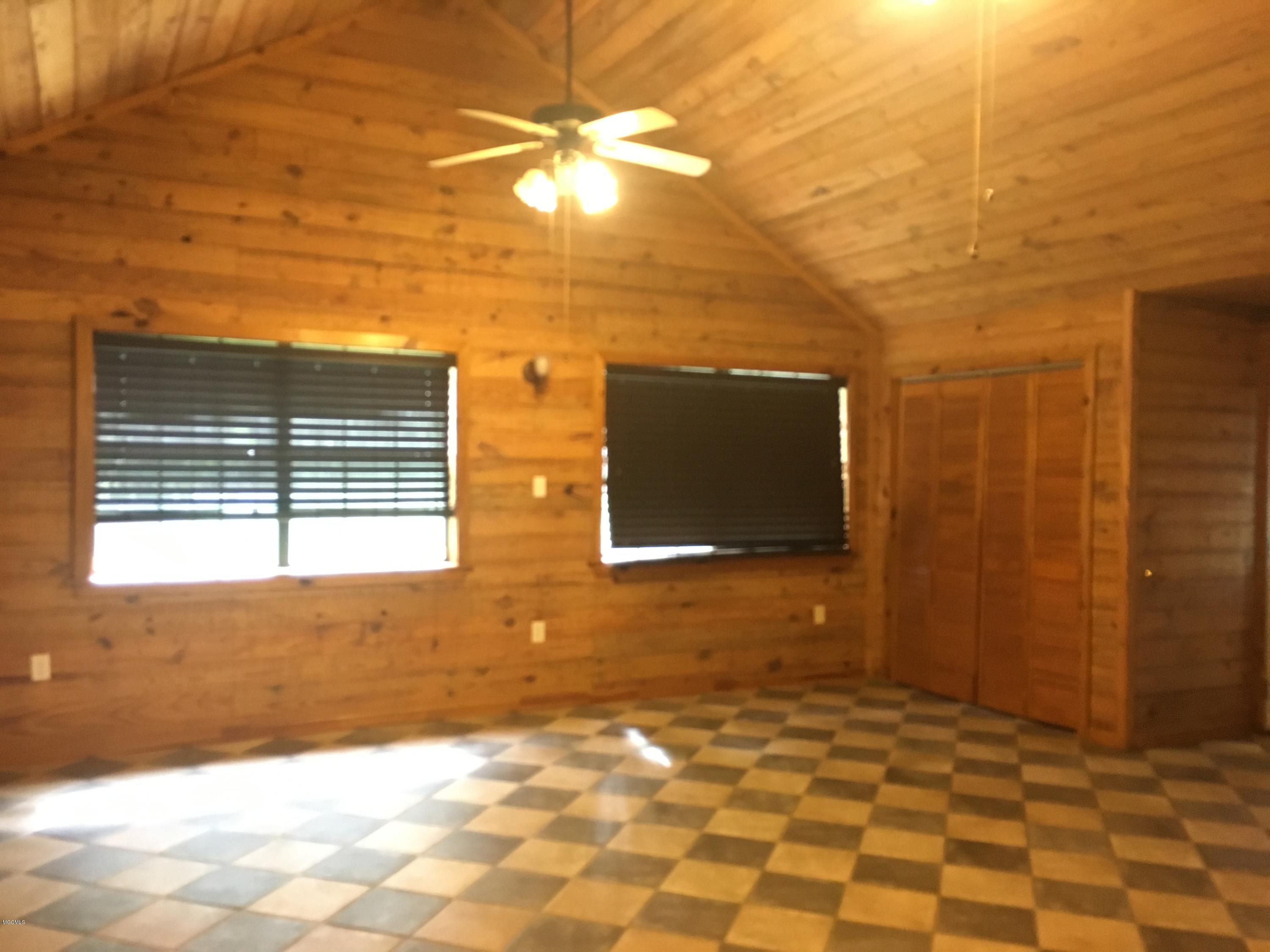 10402 Roberts Road Biloxi, MS 39532 - Photo 17 of 27 IMG_5407