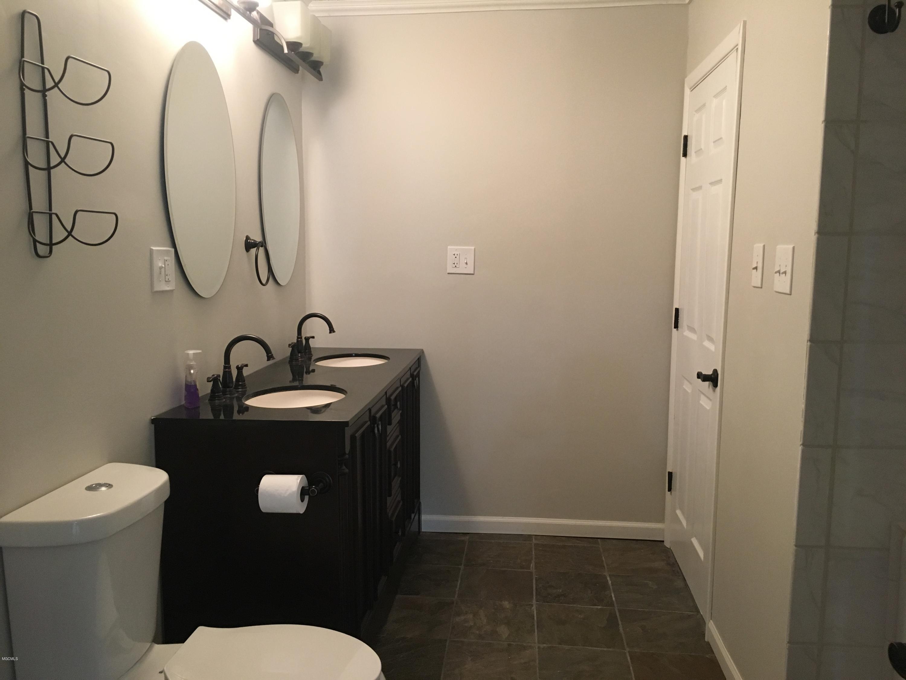 10402 Roberts Road Biloxi, MS 39532 - Photo 21 of 27 IMG_5412
