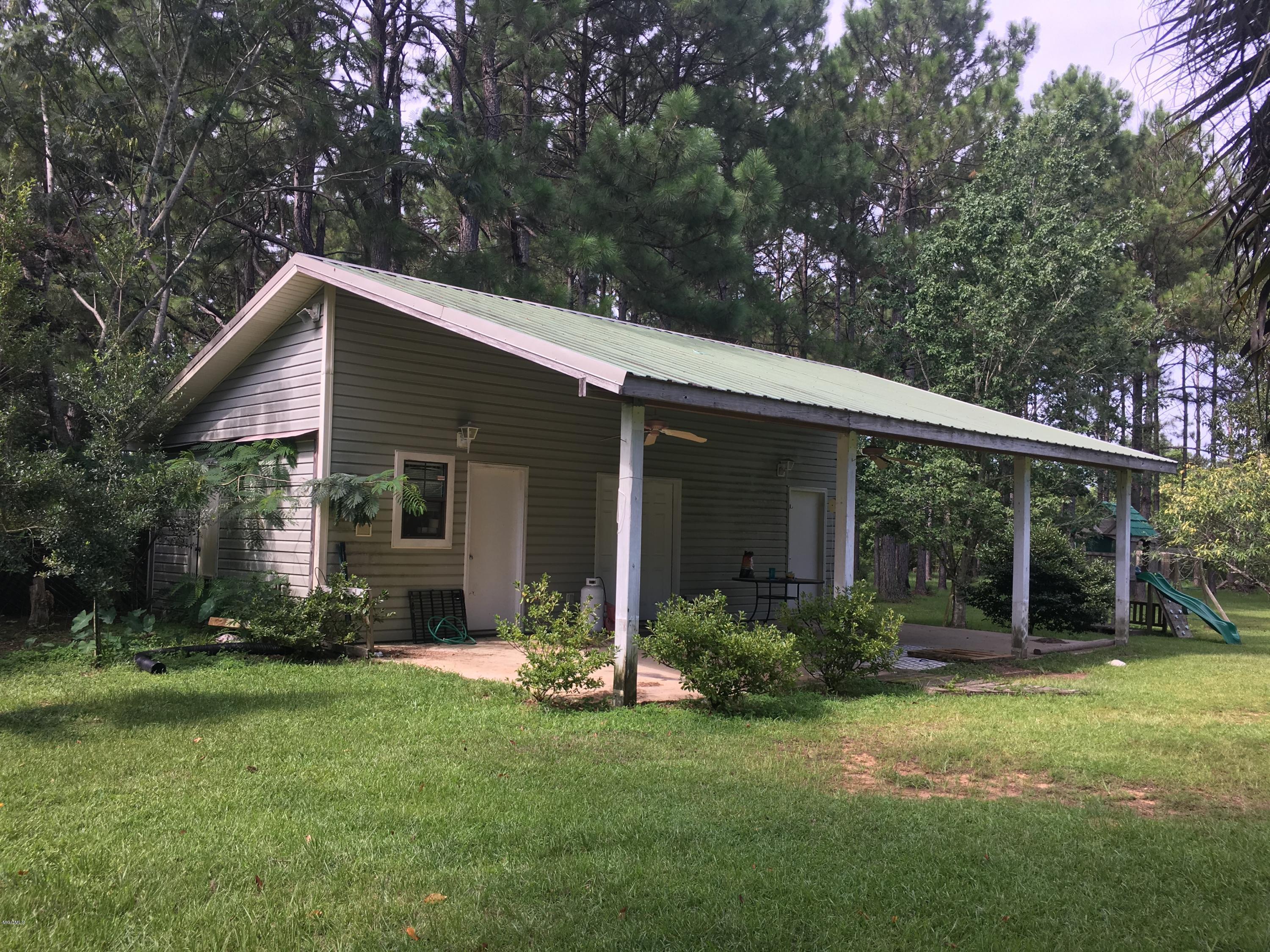 10402 Roberts Road Biloxi, MS 39532 - Photo 24 of 27 IMG_5415