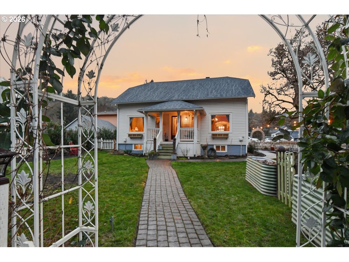 2207 Southwest 6th Avenue Camas, WA 98607 - Photo 3 of 47