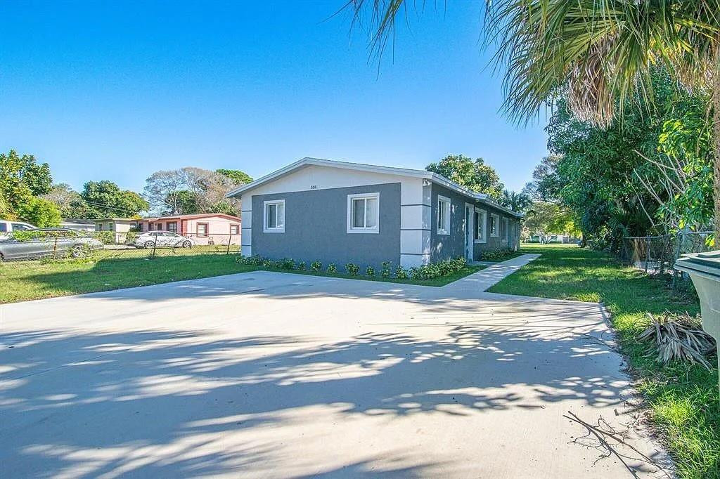 508 North 23rd Street Fort Pierce, FL 34950 - Photo 1 of 13 Photo 1