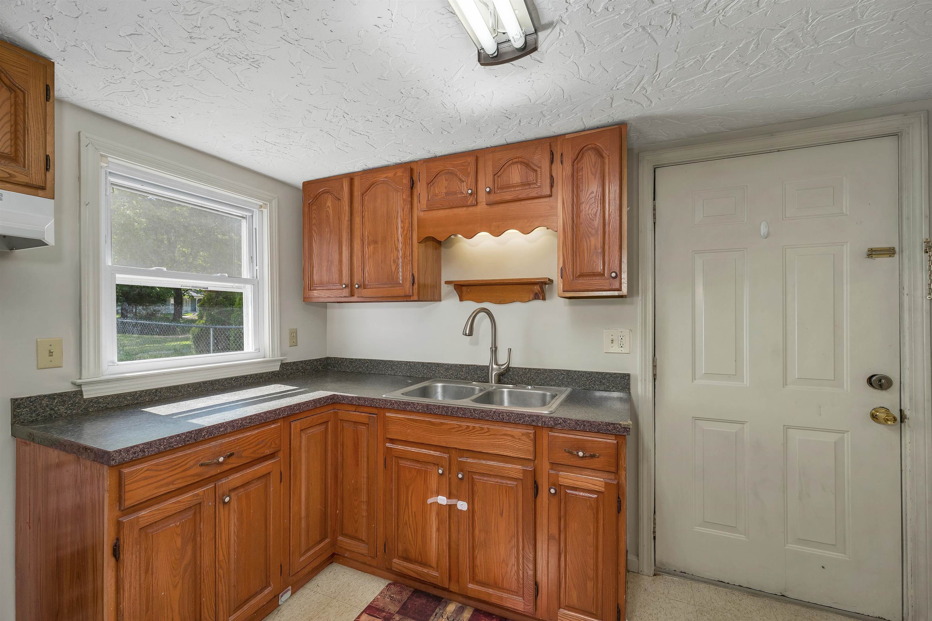 39 Summit Street Franklin, NH 03235 - Photo 13 of 49