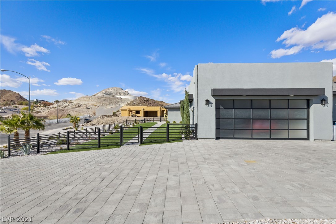 1135 Norellat Road Henderson, NV 89011 - Photo 5 of 45 Gallery Image 5