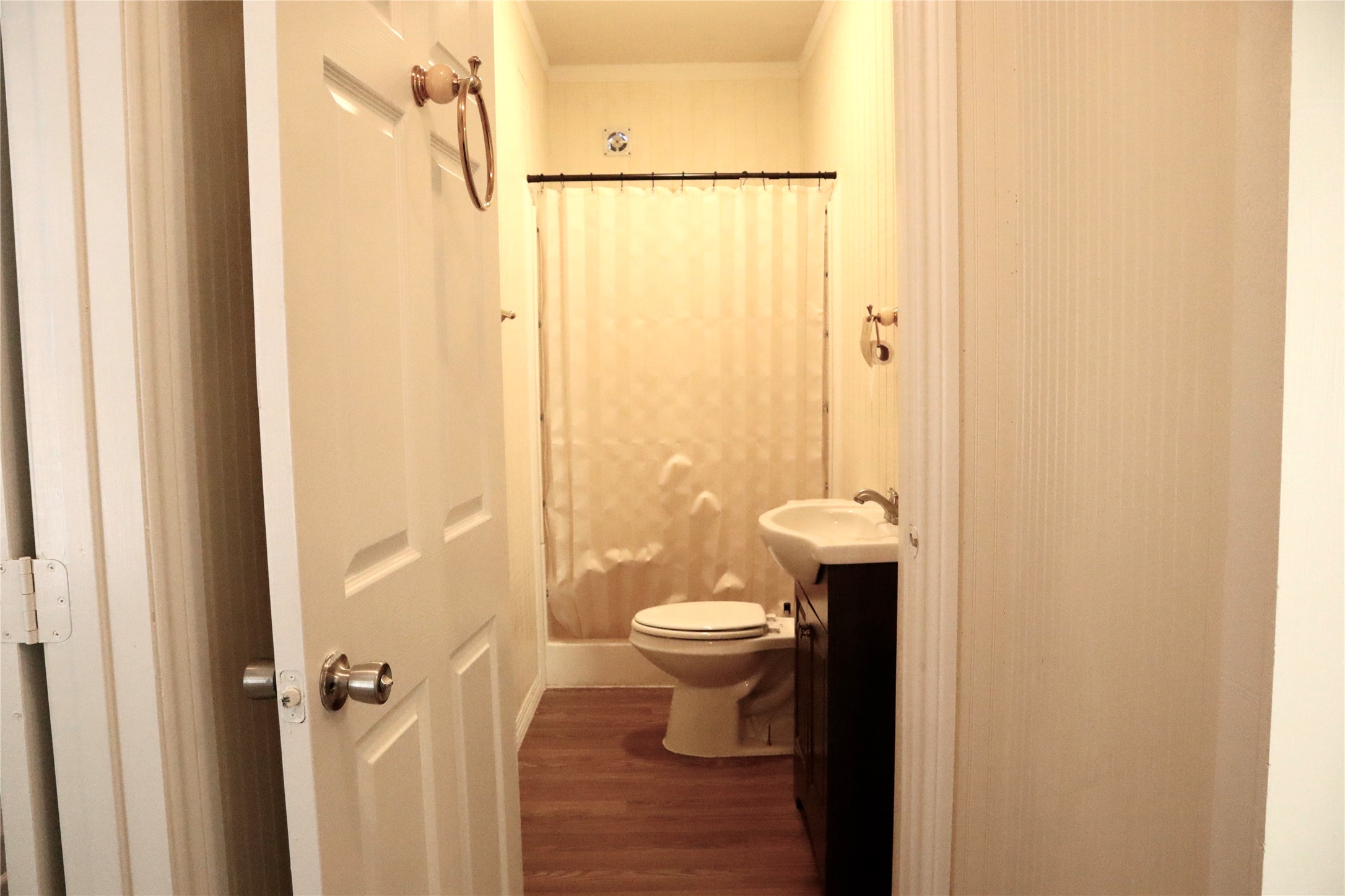 2689 County Road 32 Angleton, TX 77515 - Photo 7 of 15 a bathroom with a toilet and a shower