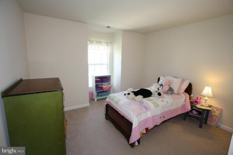 25812 Spring Farm Circle Chantilly, VA 20152 - Photo 2 of 22 Bedroom #2