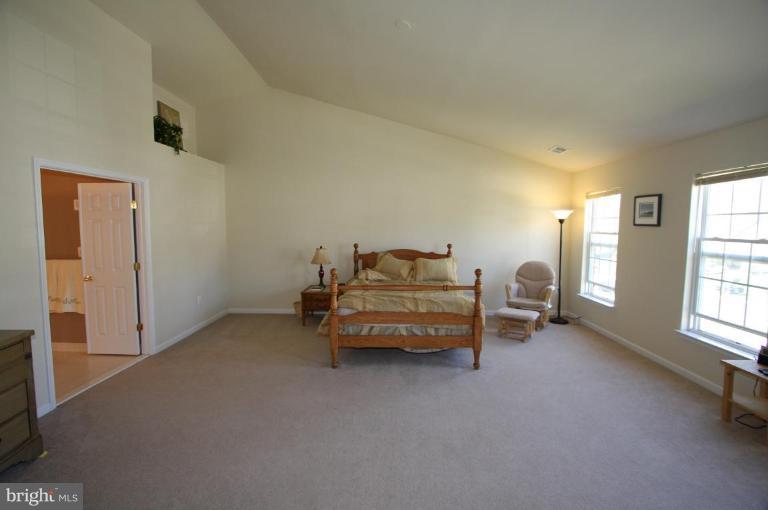 25812 Spring Farm Circle Chantilly, VA 20152 - Photo 13 of 22 Master Bedroom