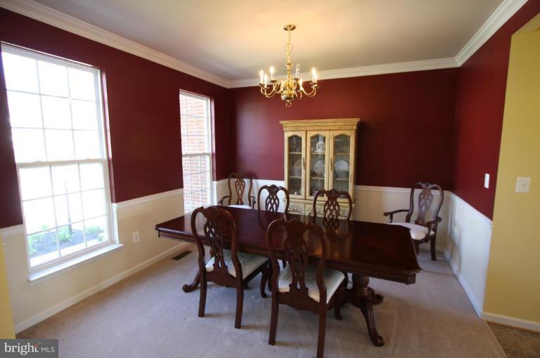 25812 Spring Farm Circle Chantilly, VA 20152 - Photo 4 of 22 Dining Room