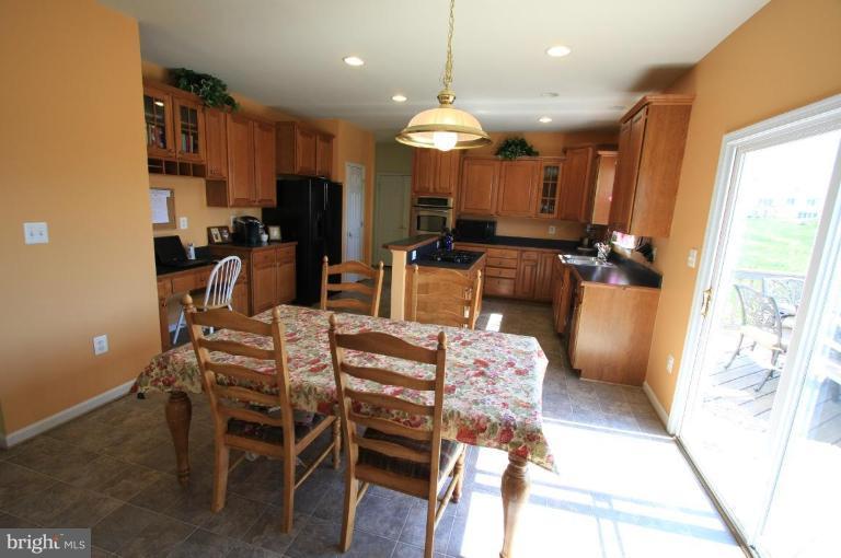 25812 Spring Farm Circle Chantilly, VA 20152 - Photo 8 of 22 Kitchen #2