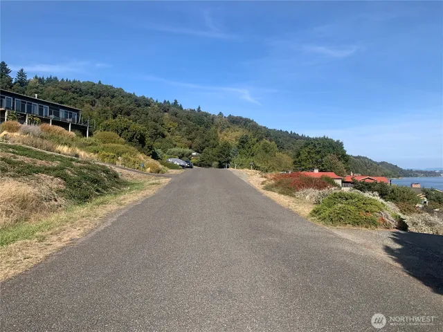 $350,000 | 25807 Gold Beach Drive Southwest, Vashon, WA 98070