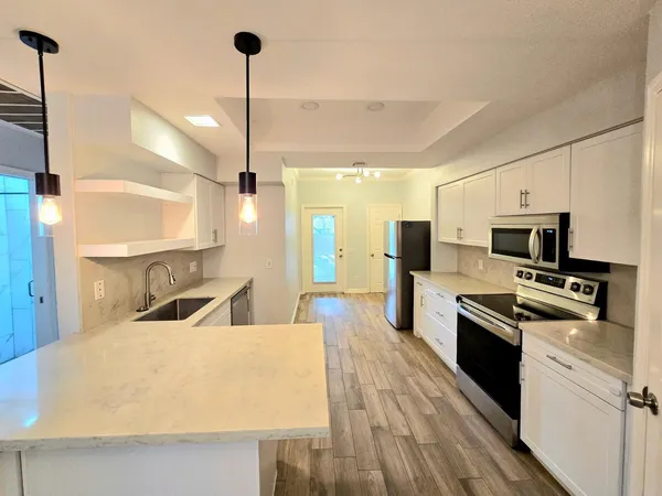$1,950 | 101 North 7th Street, Unit 102, Phoenix, AZ 85034