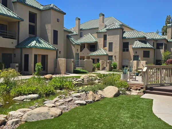 $1,950 | 101 North 7th Street, Unit 102, Phoenix, AZ 85034