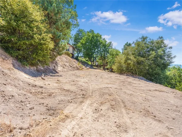 $1,499,999 | 30757 Knoll View Drive, Running Springs, CA 92382