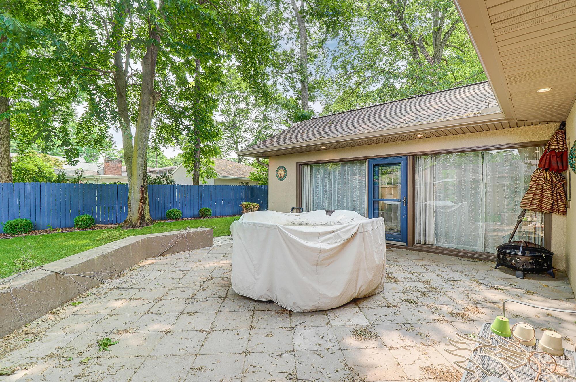 3044 Herrick Road Columbus, OH 43221 - Photo 31 of 36 032