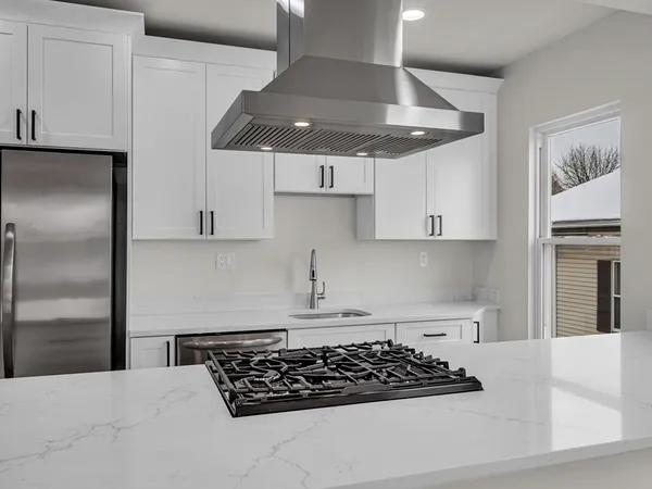 $3,200 | 12 Alpine Street, Unit 1, Worcester, MA 01610