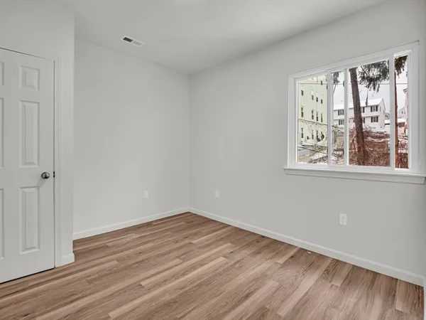 $3,200 | 12 Alpine Street, Unit 1, Worcester, MA 01610