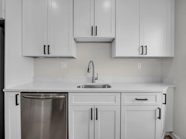 $3,200 | 12 Alpine Street, Unit 1, Worcester, MA 01610