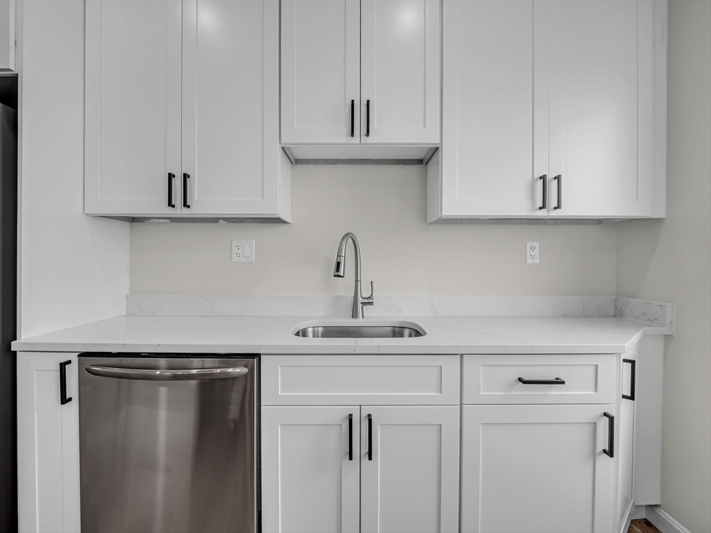 12 Alpine Street, Unit 1 Worcester, MA 01610 - Photo 4 of 33