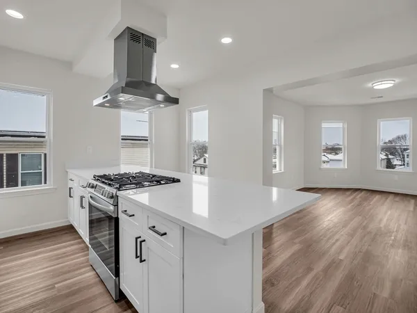 $3,200 | 12 Alpine Street, Unit 1, Worcester, MA 01610