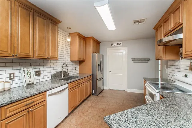 $278,000 | 28320 Ridge Lane, Springfield, LA 70462