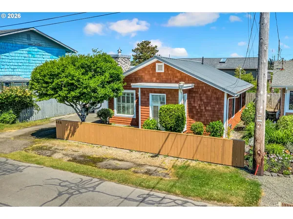 $350,000 | 406 Oregon Avenue North, Long Beach, WA 98631