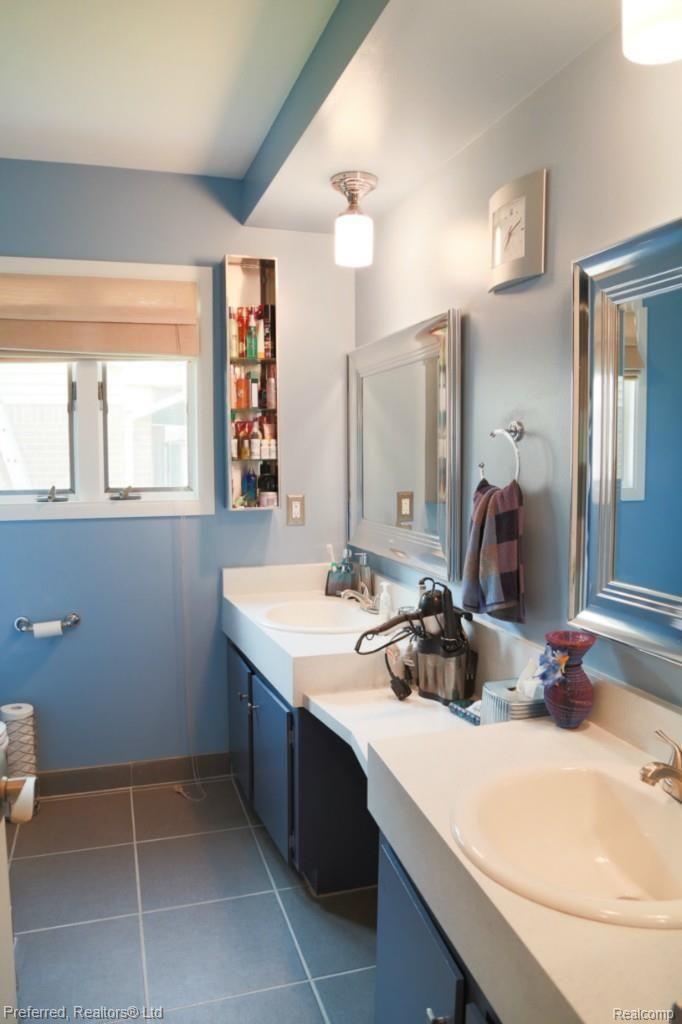 7222 Iron Gate Road Canton, MI 48187 - Photo 18 of 29 Irongate-15.jpg
