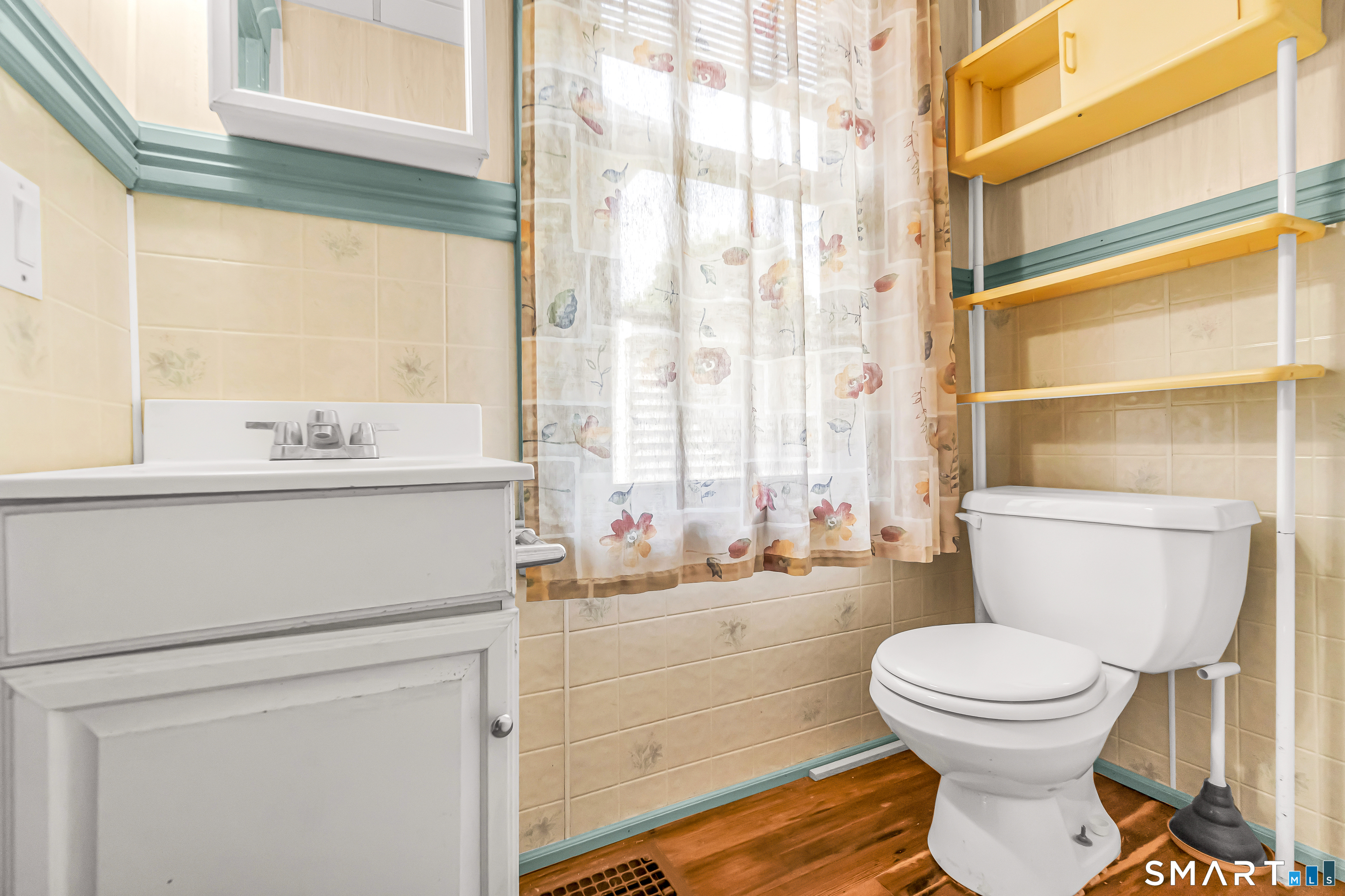 245 Curtis Street Meriden, CT 06450 - Photo 13 of 40