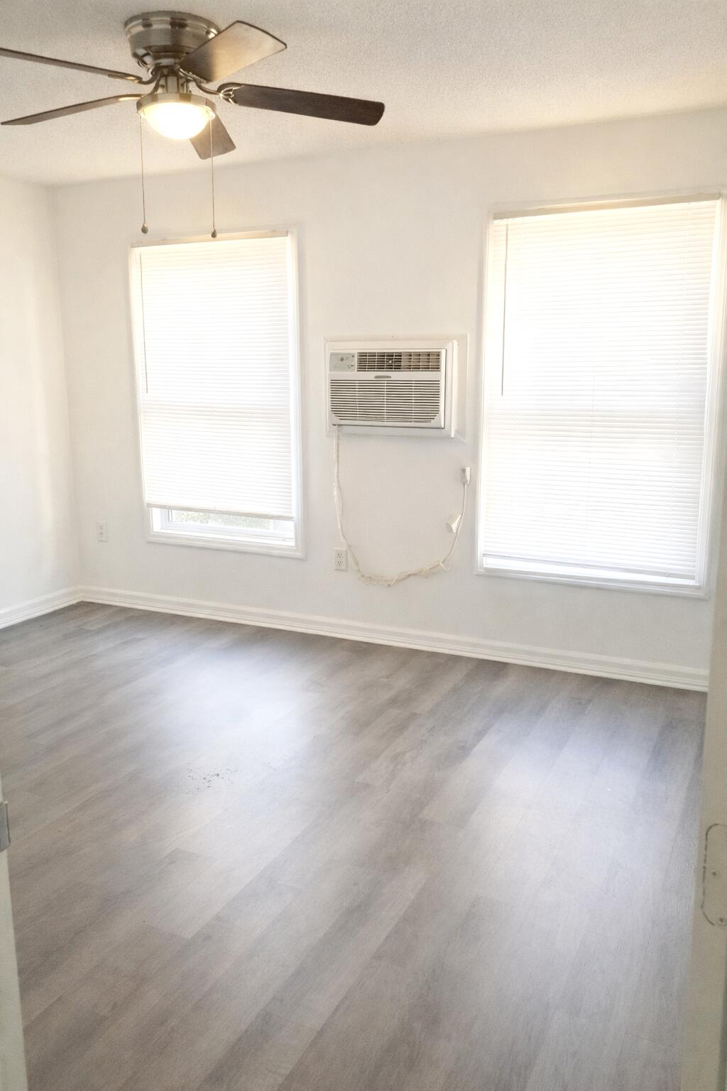 2491 Russell Street Orangeburg, SC 29115 - Photo 5 of 17 living area